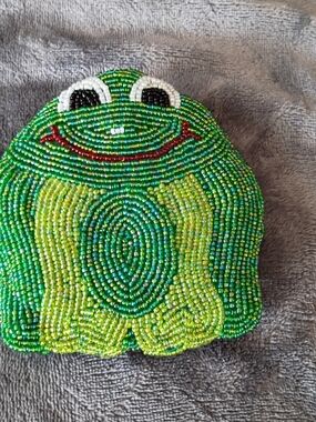 Beaded Frog Coin Purse in Bright Green